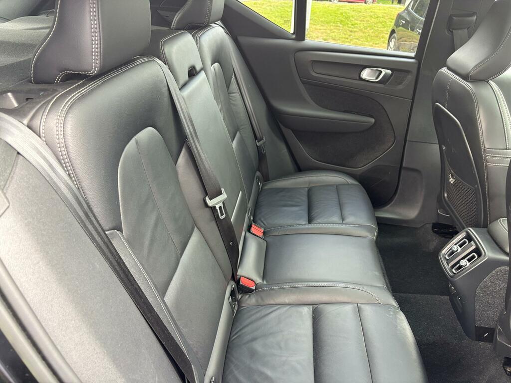 Volvo XC40 2.0 B4p Ultimate Dark GN72RRX Black #5