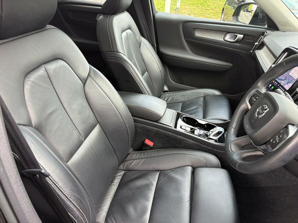 Volvo XC40 2.0 B4p Ultimate Dark GN72RRX Black #4