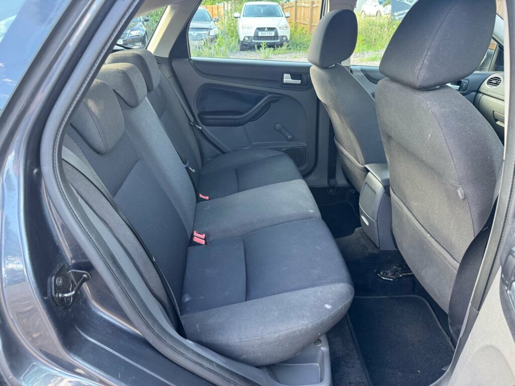 Ford Focus 1.6 Zetec Climate Estate 161 G Blue #22