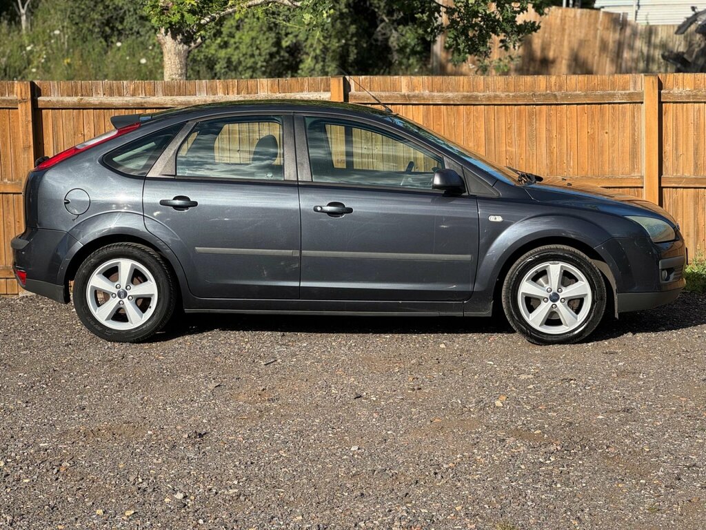Ford Focus 1.6 Zetec Climate Estate 161 G Blue #10