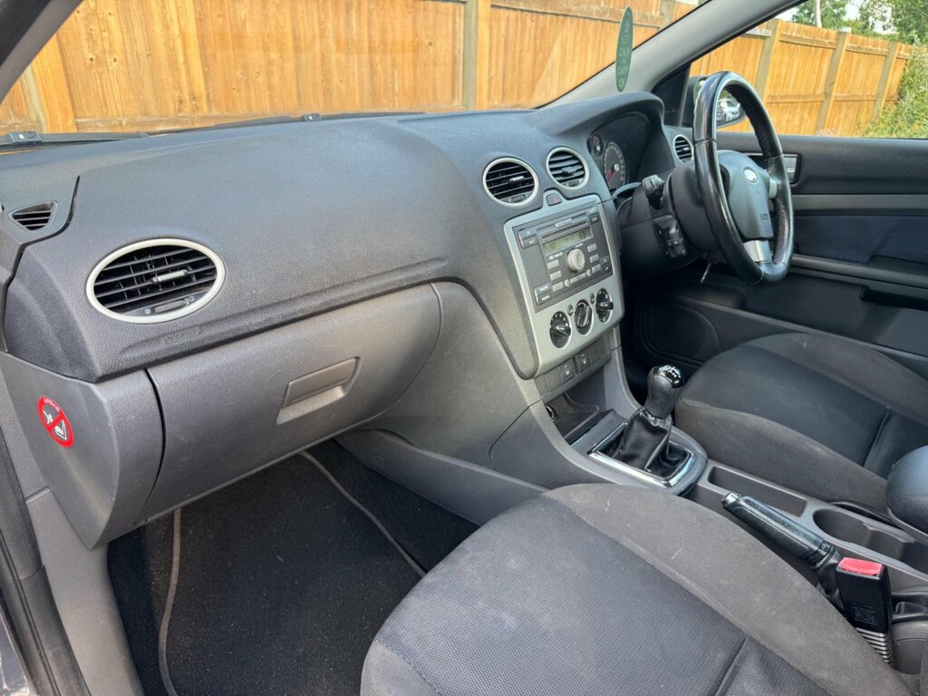 Ford Focus 1.6 Zetec Climate Estate 161 G Blue #15