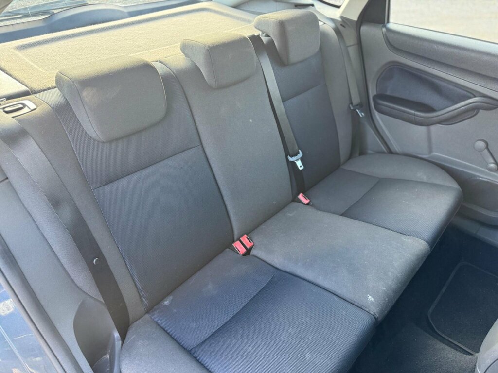 Ford Focus 1.6 Zetec Climate Estate 161 G Blue #19