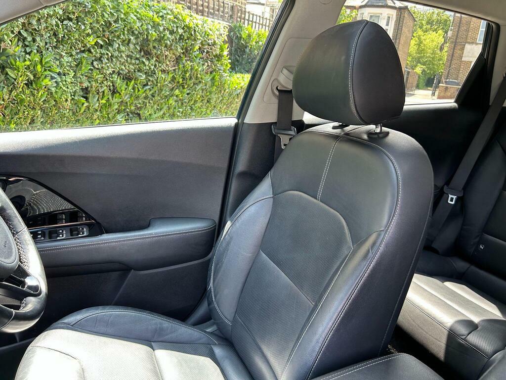 Kia Niro  White #25
