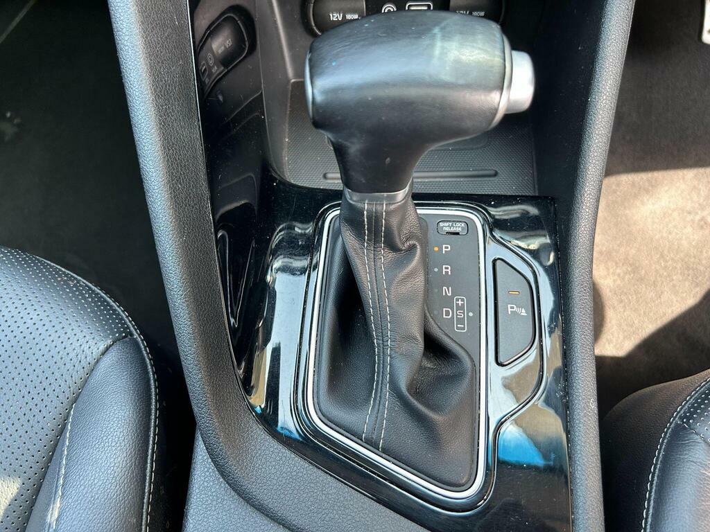 Kia Niro  White #98