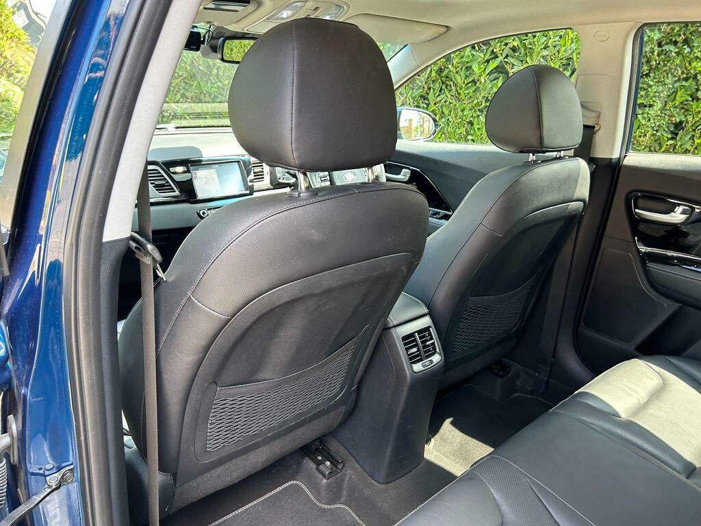 Kia Niro  White #32