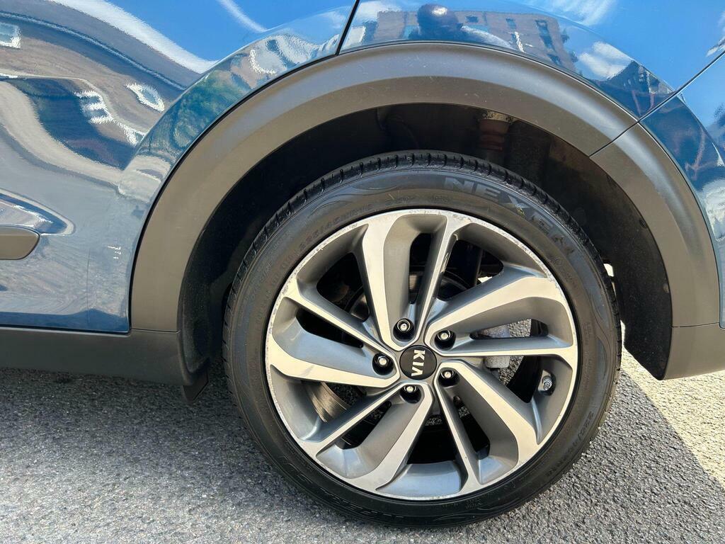 Kia Niro  White #77