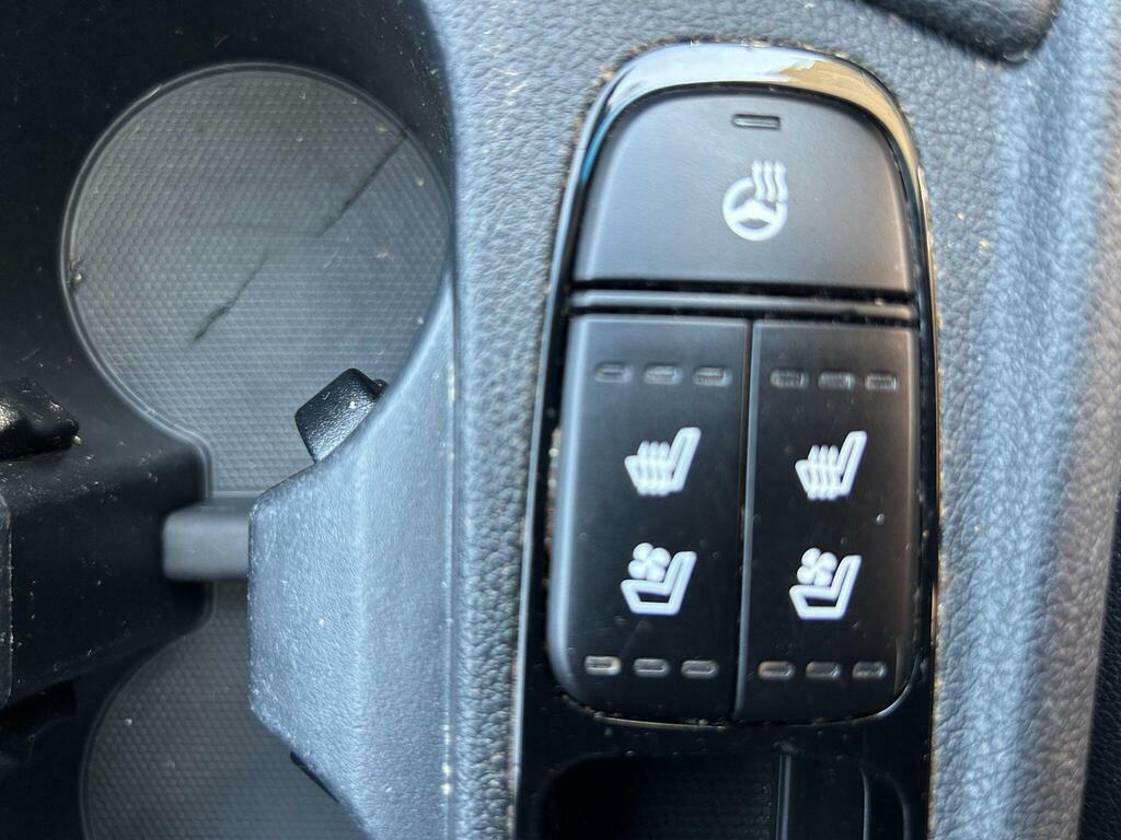 Kia Niro  White #95