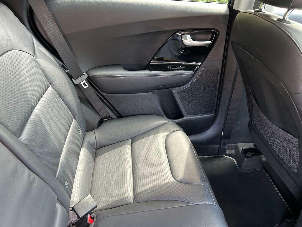 Kia Niro  White #38