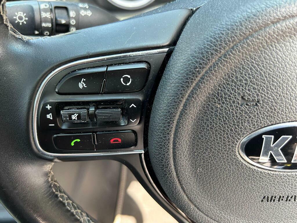 Kia Niro  White #92