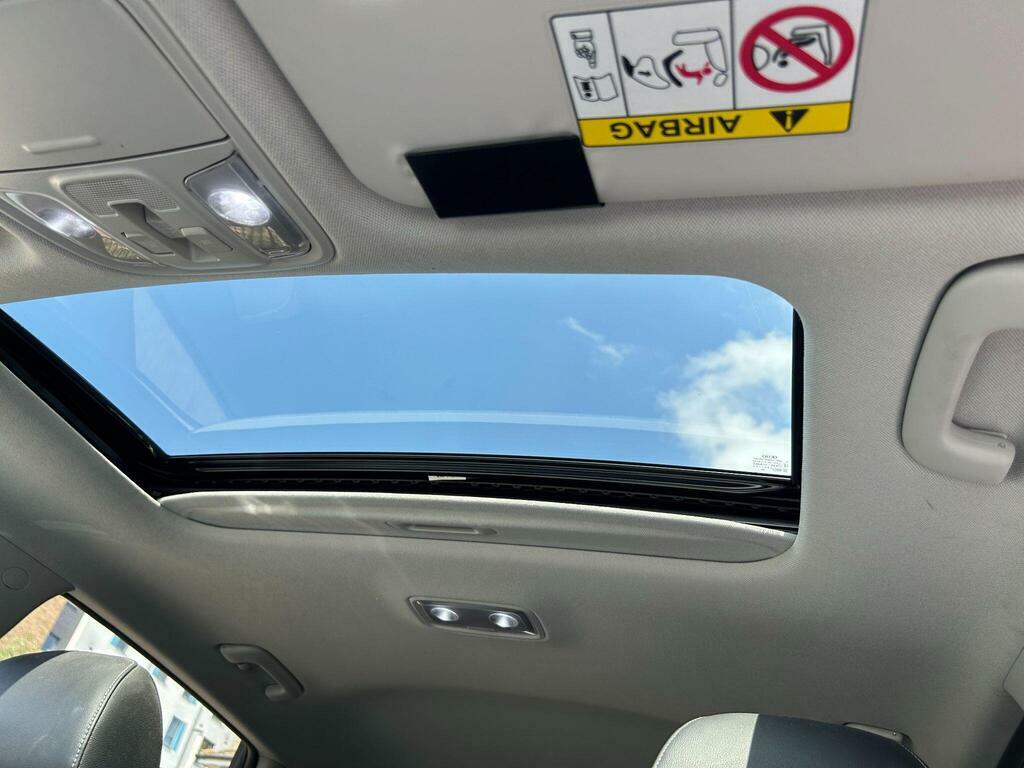 Kia Niro  White #81