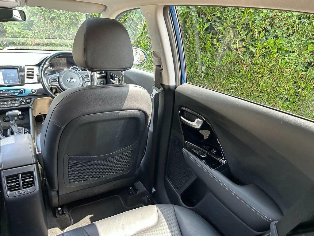 Kia Niro  White #30