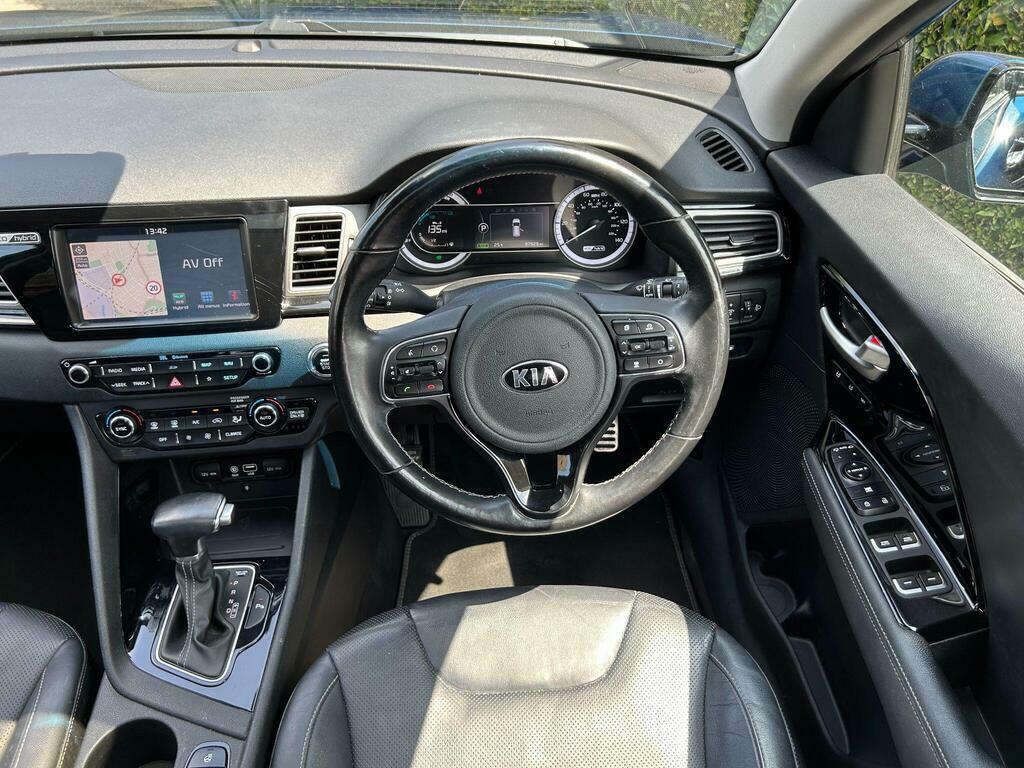 Kia Niro  White #10