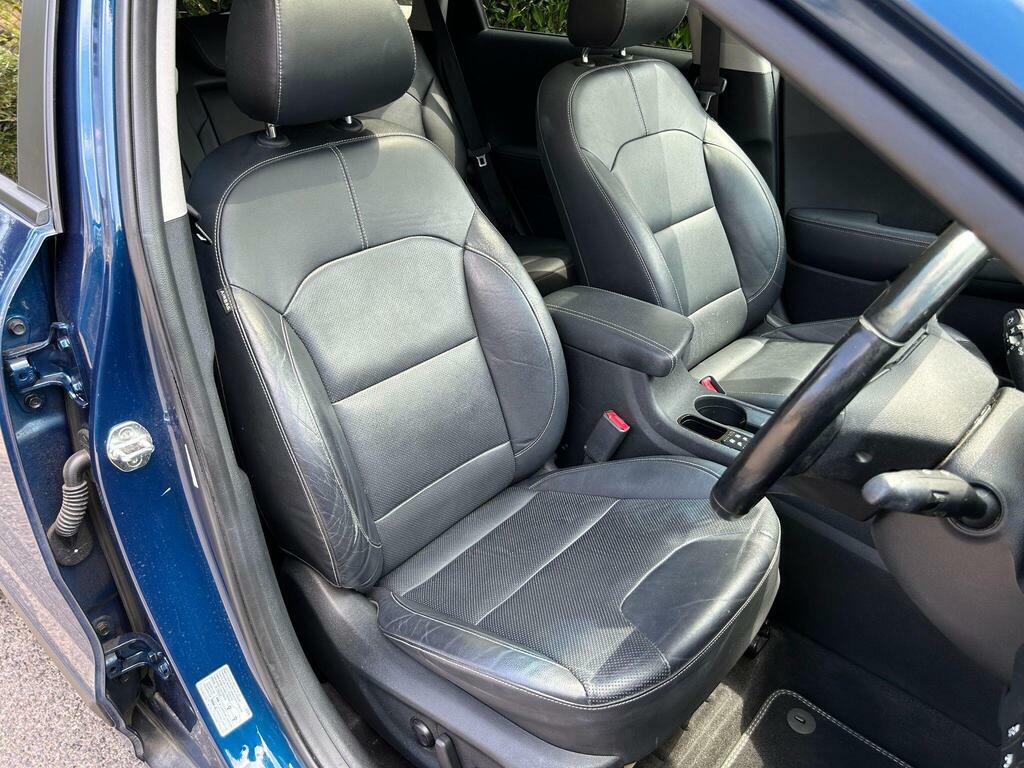 Kia Niro  White #18