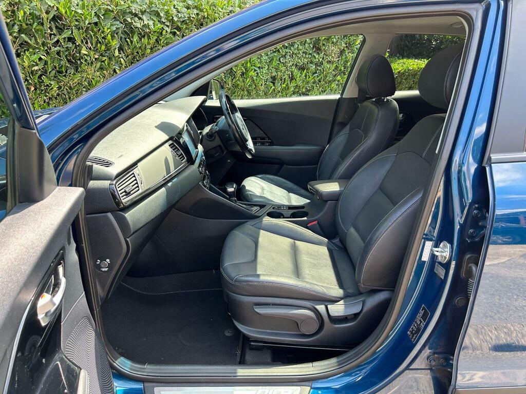 Kia Niro  White #17