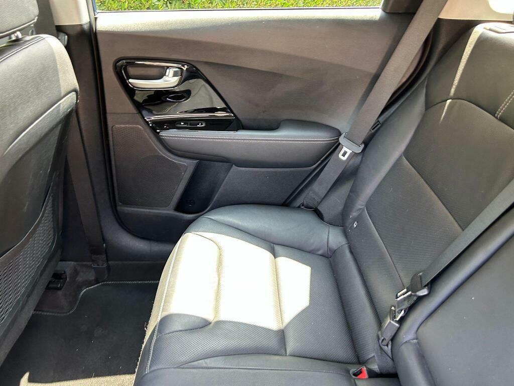 Kia Niro  White #37