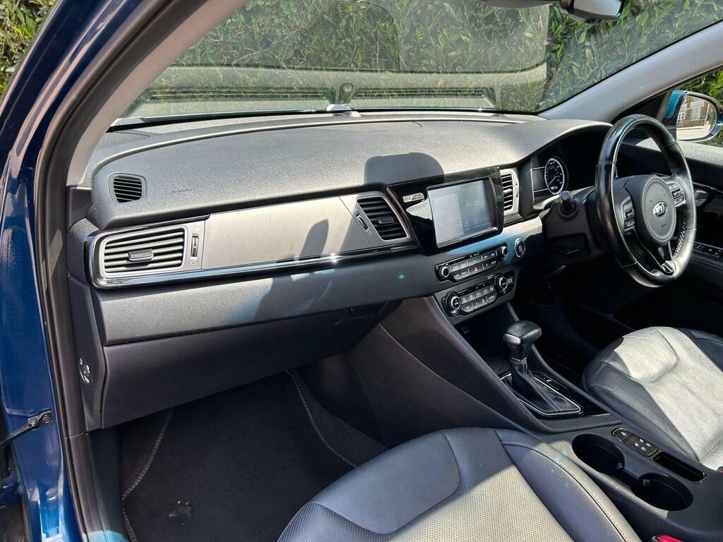 Kia Niro  White #15