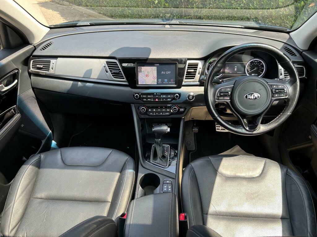 Kia Niro  White #13