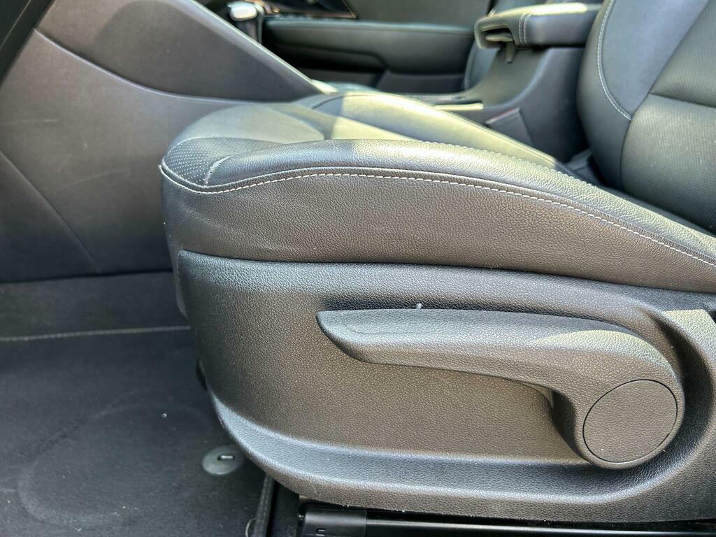 Kia Niro  White #27