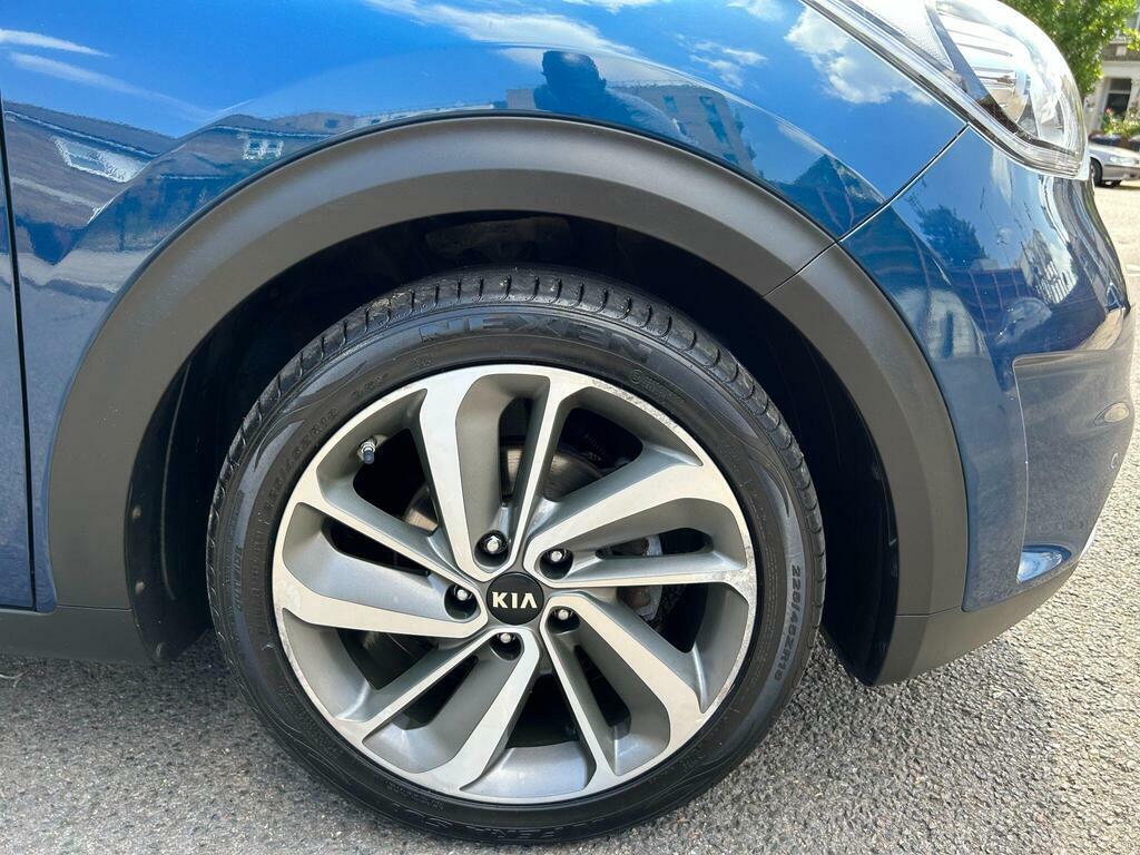 Kia Niro  White #79