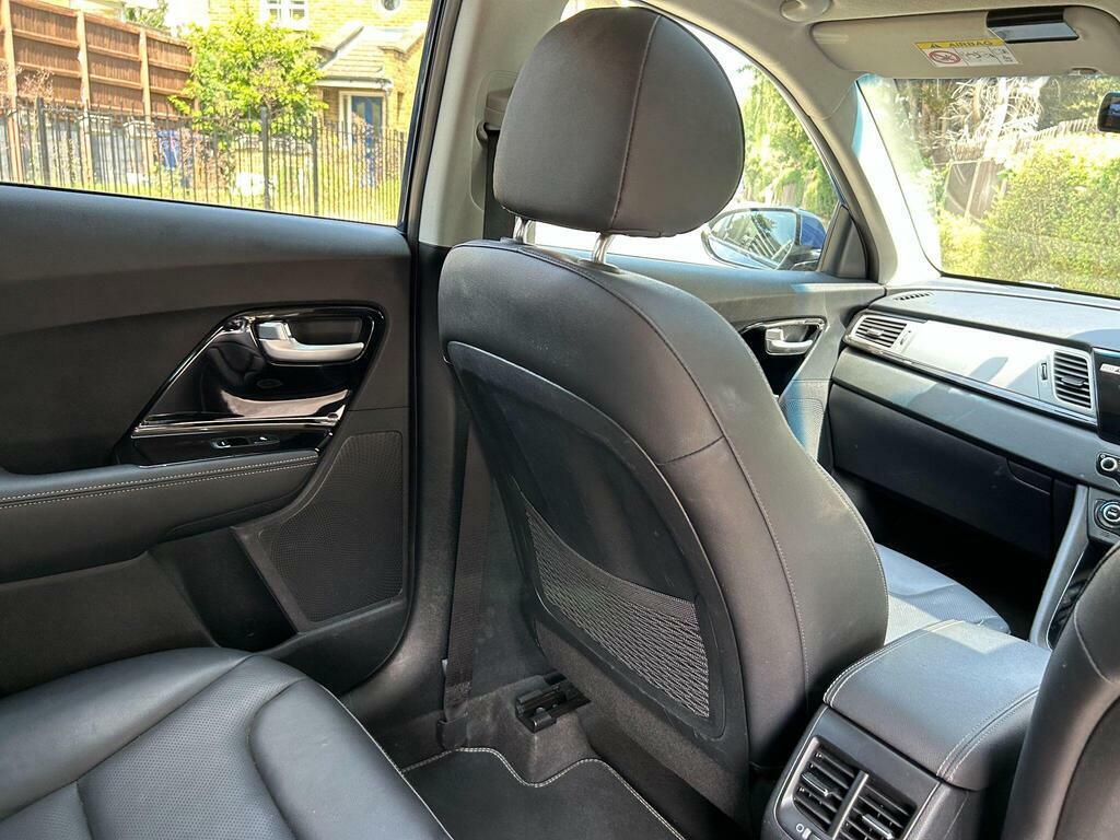 Kia Niro  White #33