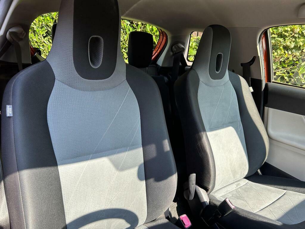 Toyota IQ Hatchback  #22