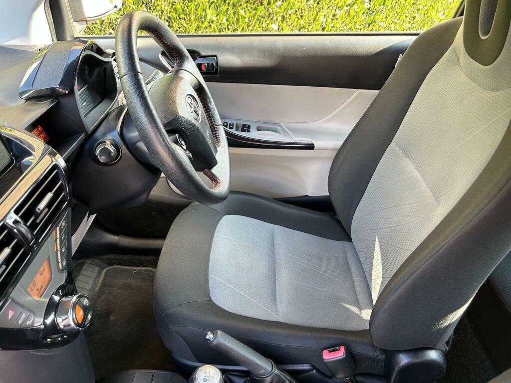 Toyota IQ Hatchback  #24