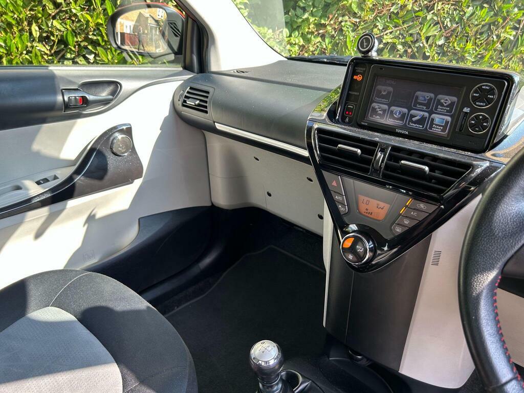 Toyota IQ Hatchback  #12