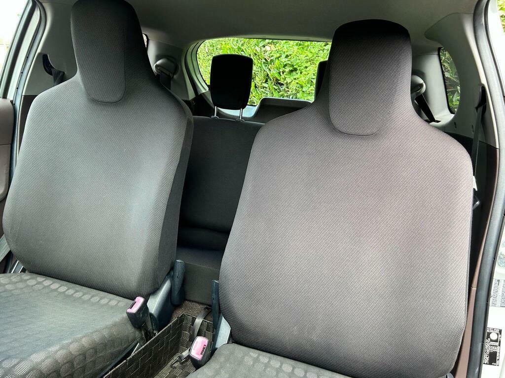 Toyota IQ Hatchback White #24
