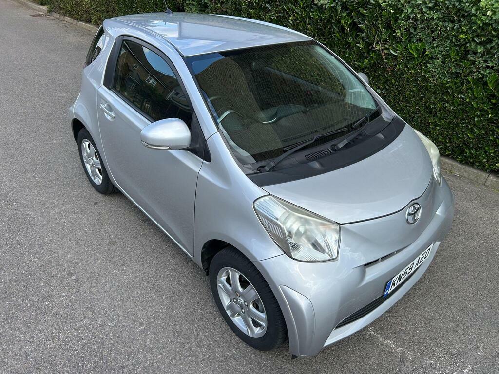 Toyota IQ Hatchback White #59