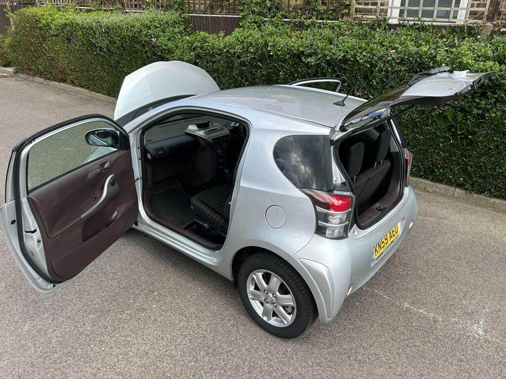Toyota IQ Hatchback White #71