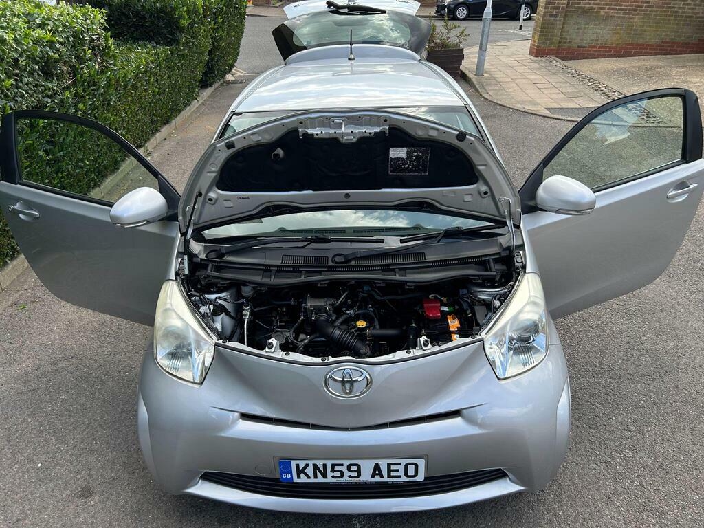 Toyota IQ Hatchback White #75