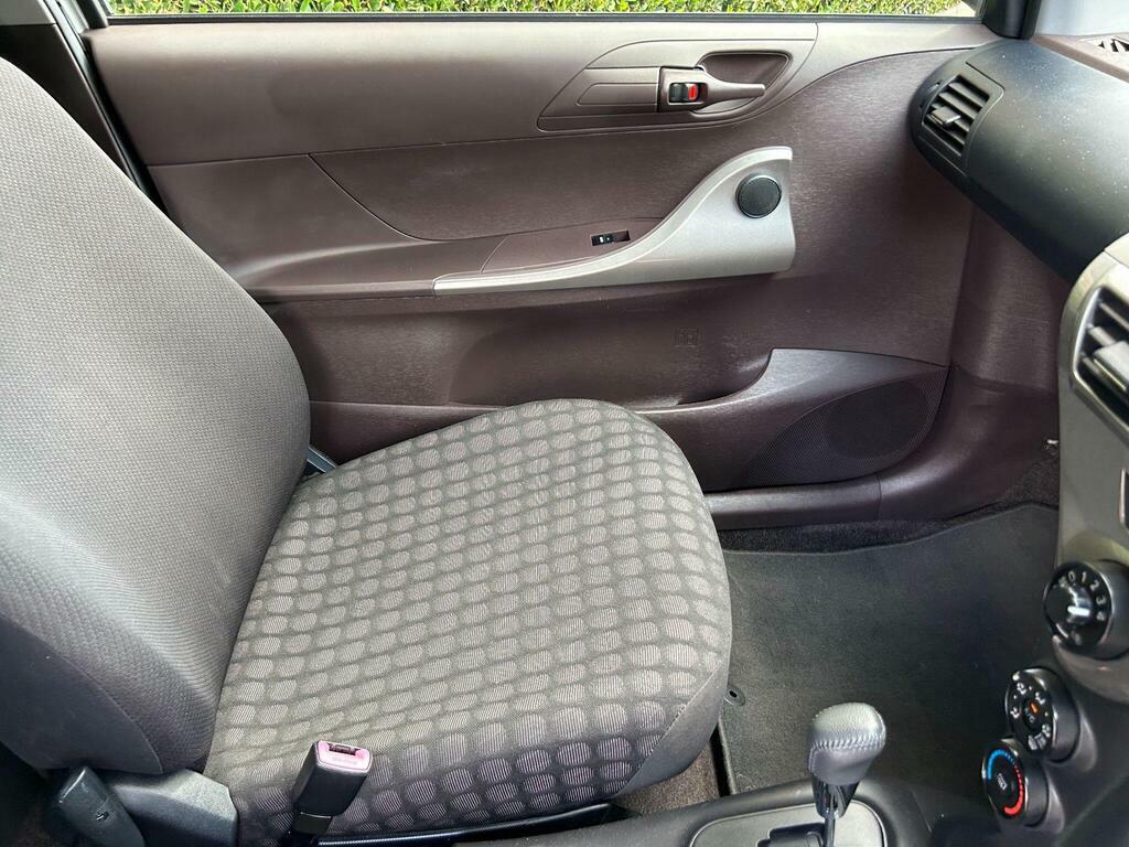 Toyota IQ Hatchback White #26