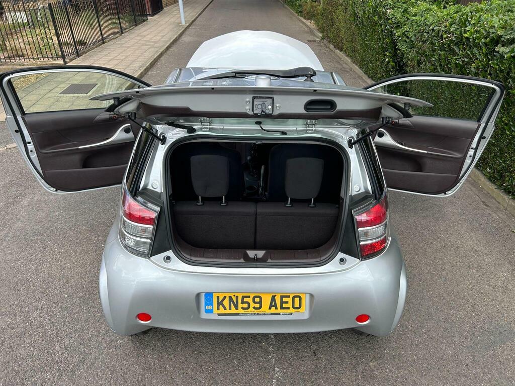 Toyota IQ Hatchback White #70