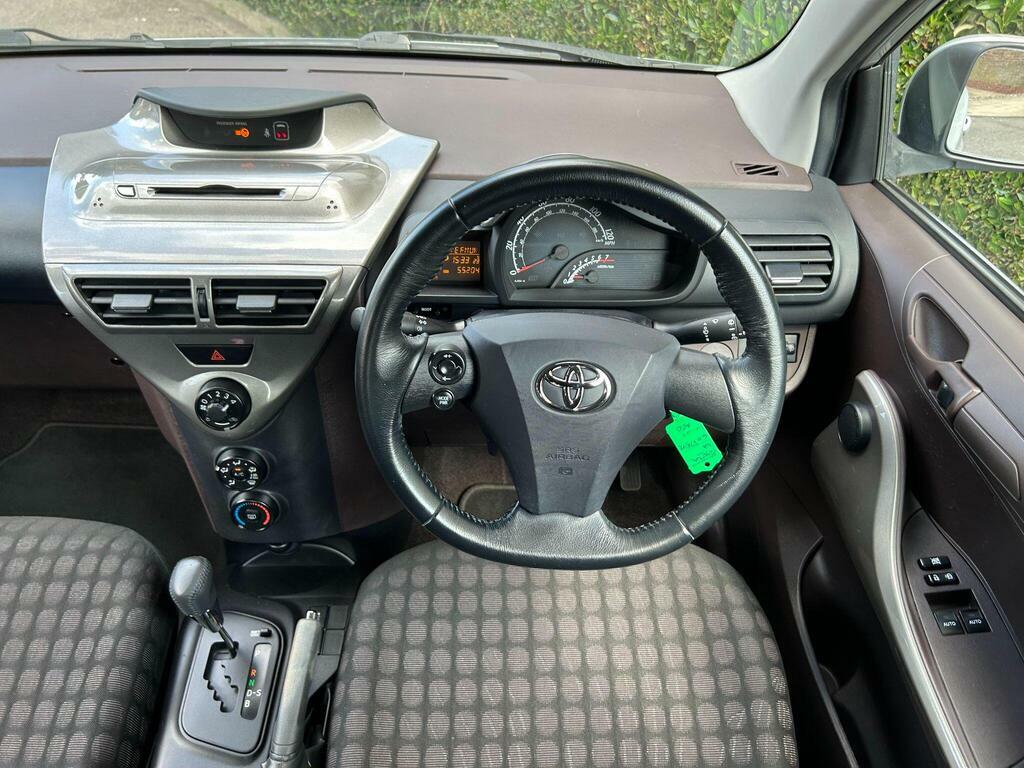Toyota IQ Hatchback White #11