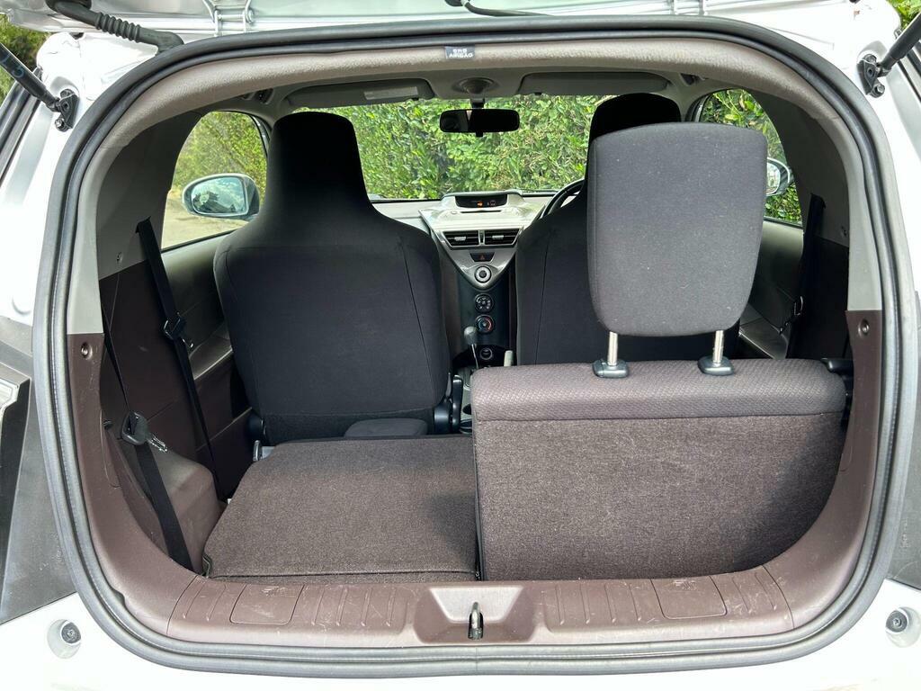 Toyota IQ Hatchback White #47