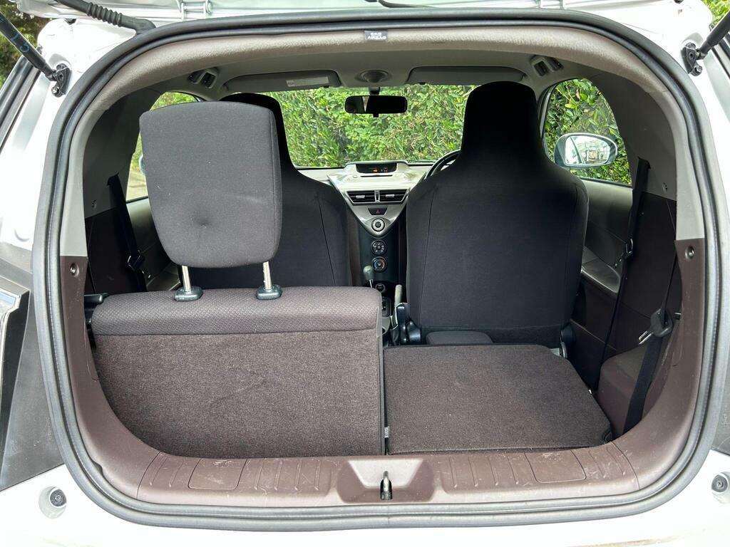 Toyota IQ Hatchback White #46