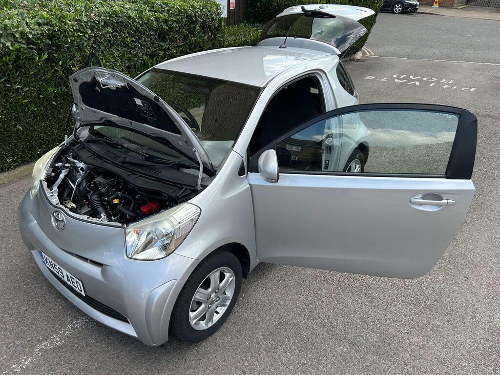 Toyota IQ Hatchback White #76