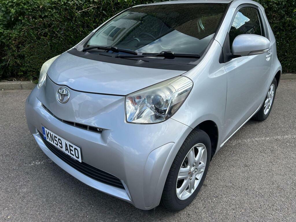 Toyota IQ Hatchback White #98