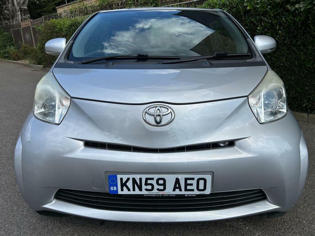 Toyota IQ Hatchback White #7