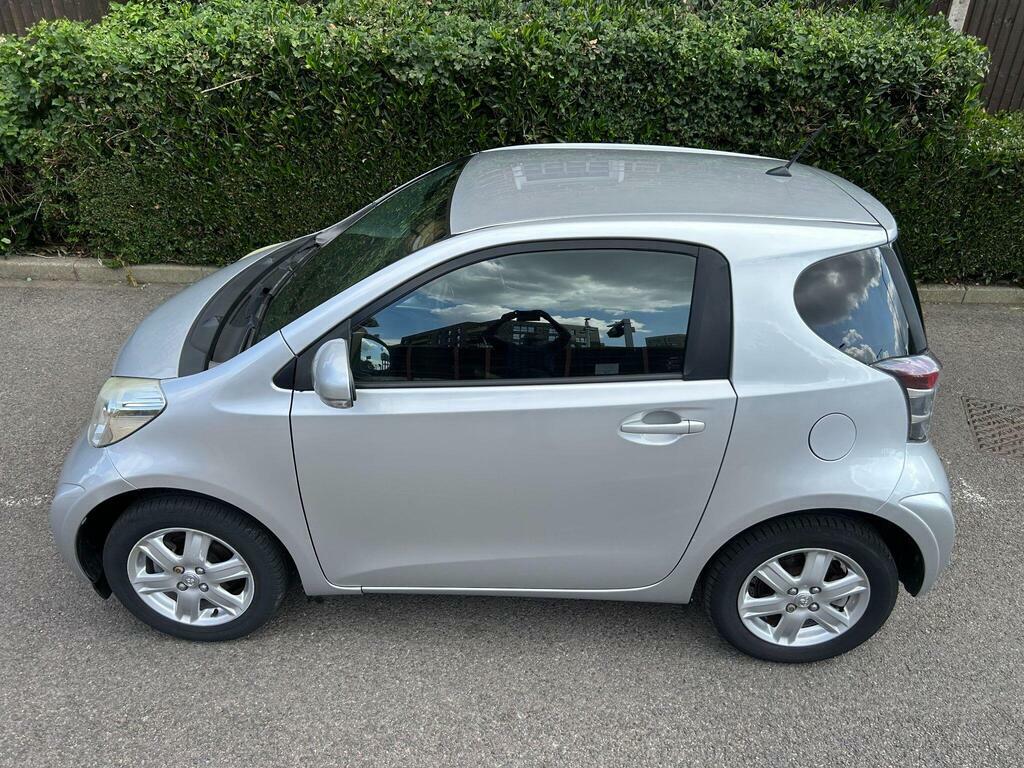 Toyota IQ Hatchback White #56