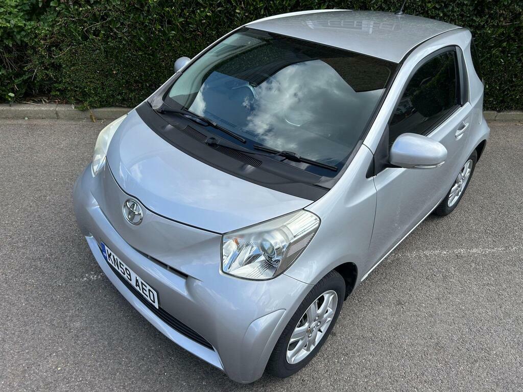 Toyota IQ Hatchback White #64