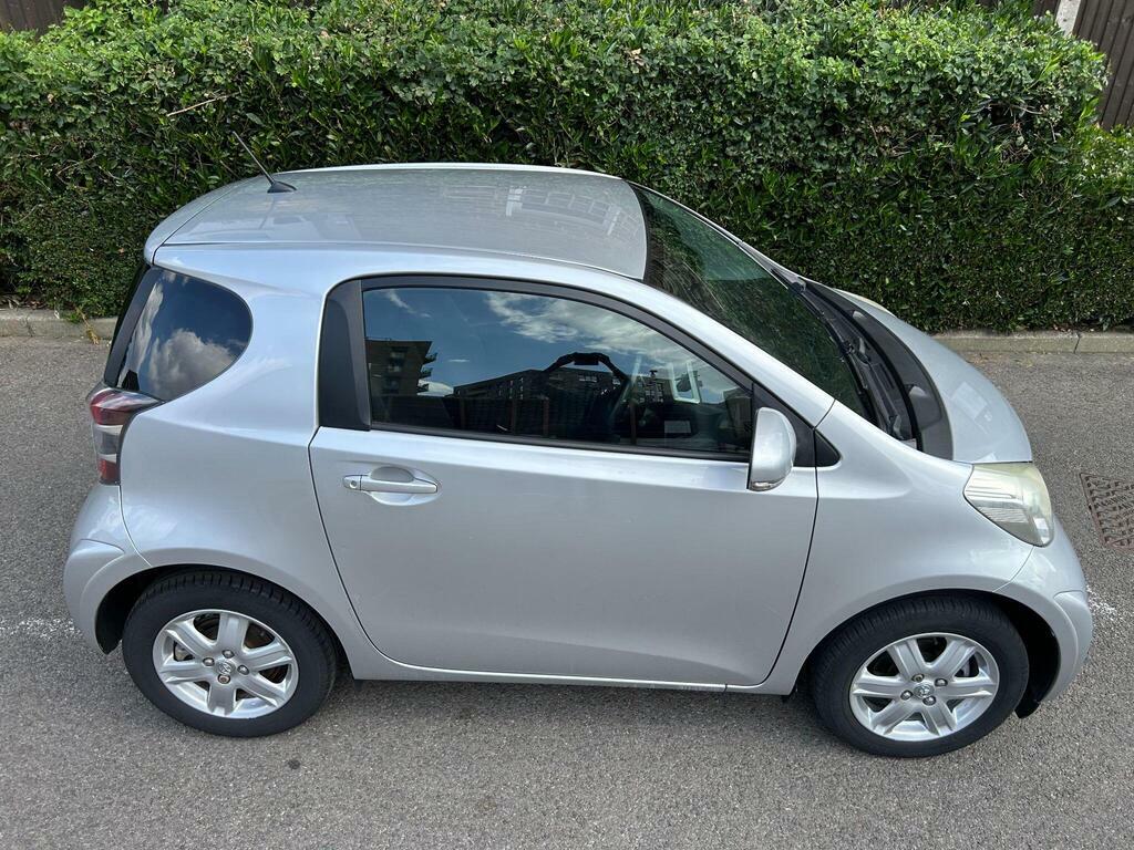 Toyota IQ Hatchback White #55