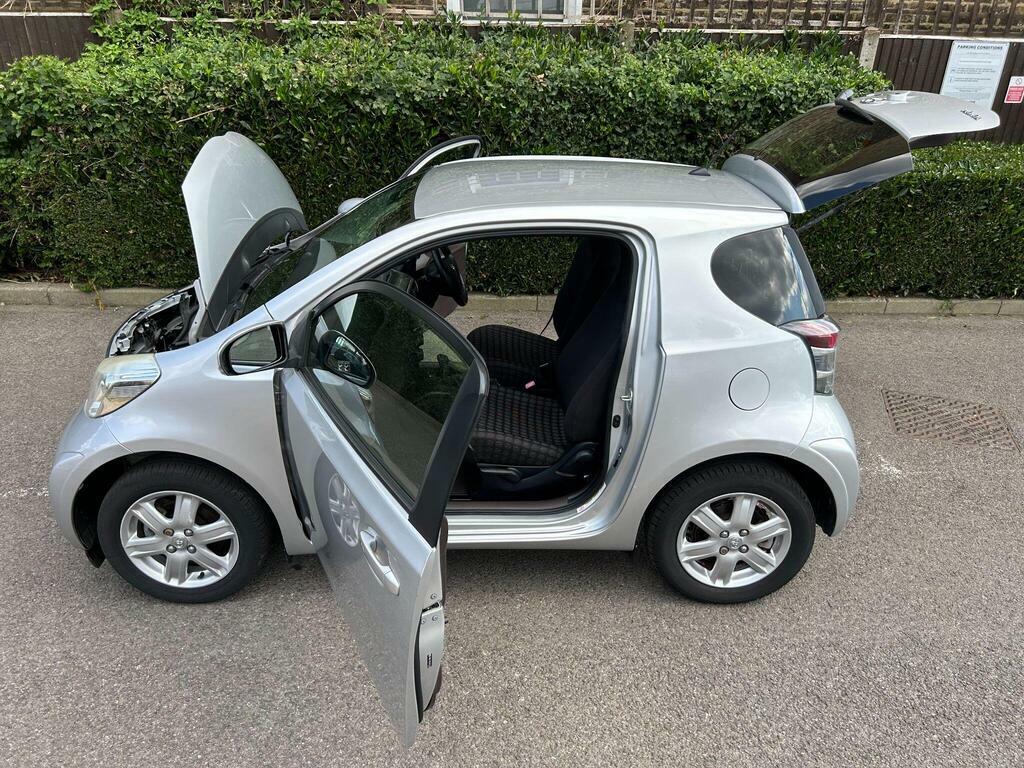 Toyota IQ Hatchback White #73