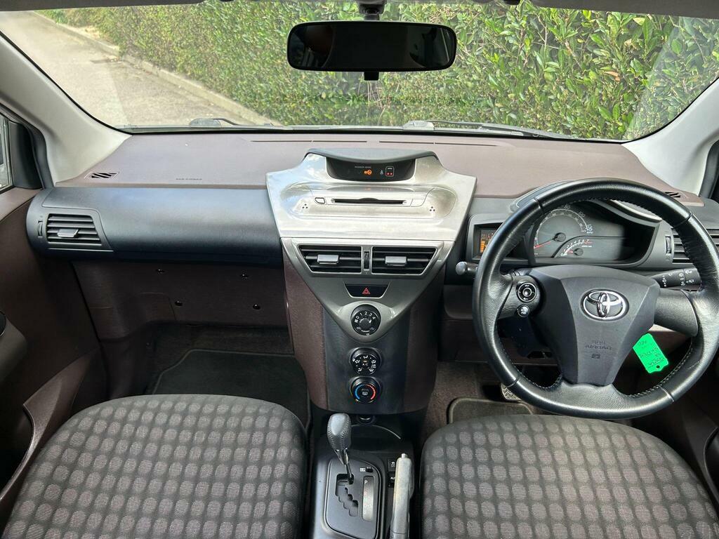 Toyota IQ Hatchback White #14