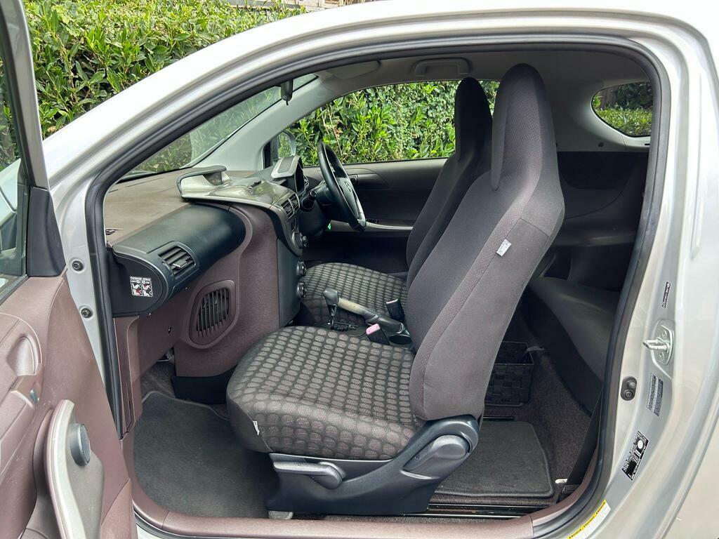 Toyota IQ Hatchback White #20