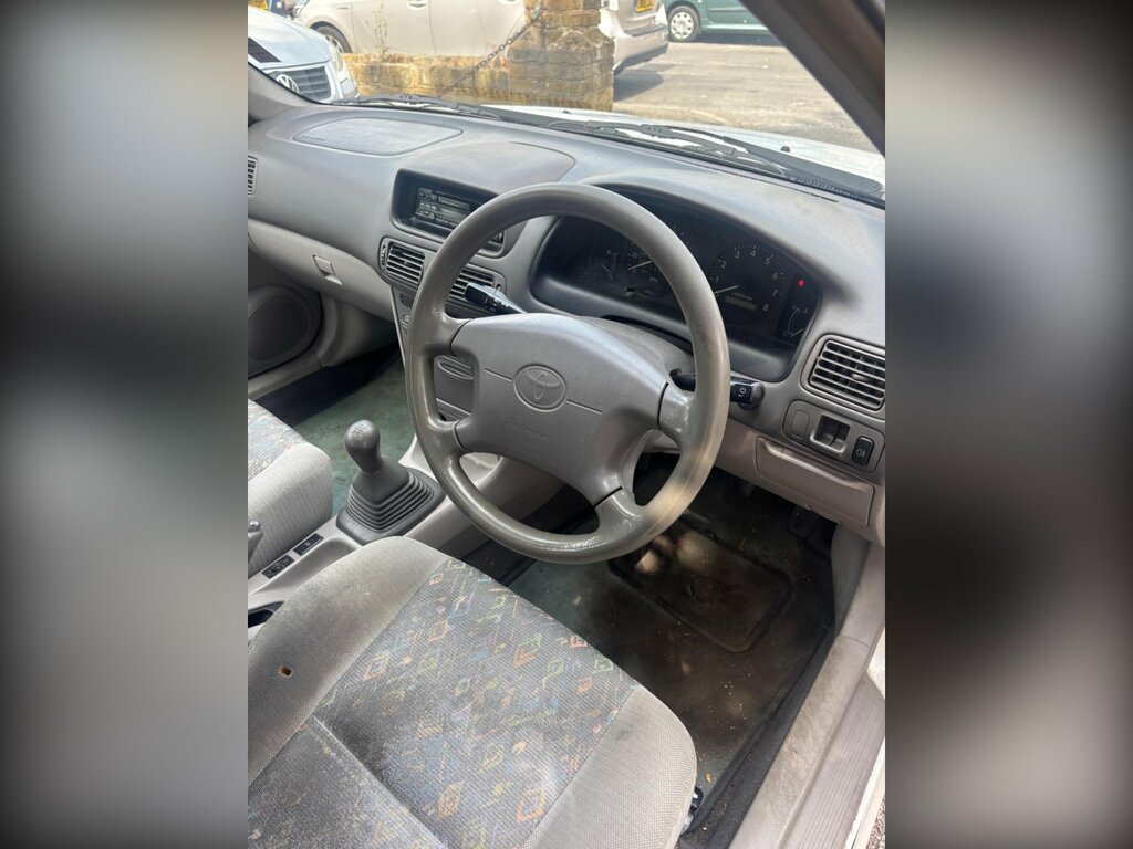 Toyota Corolla 1.3 Sportif White #12