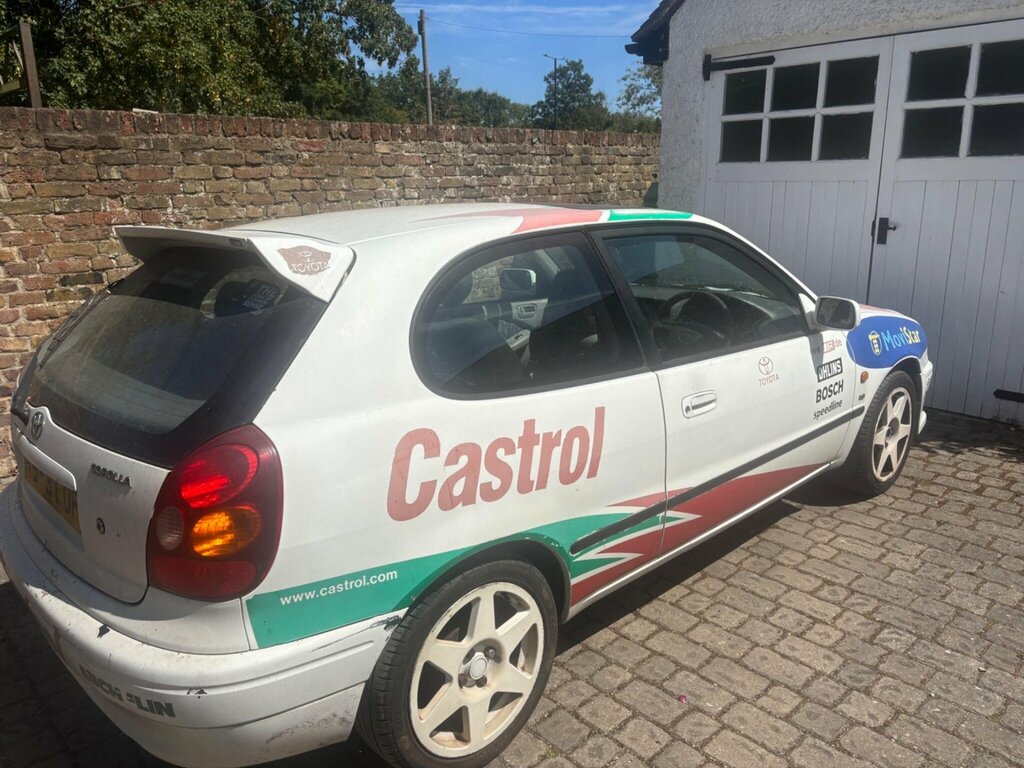 Toyota Corolla 1.6 Hatchback 88 Bhp White #4