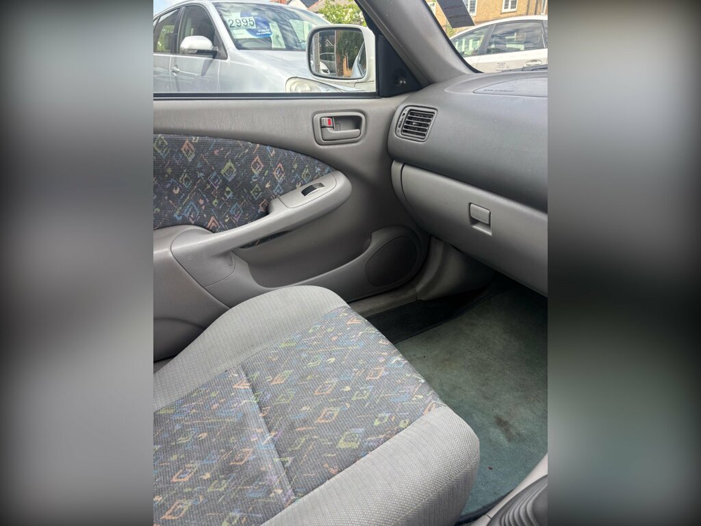 Toyota Corolla 1.3 Sportif White #17