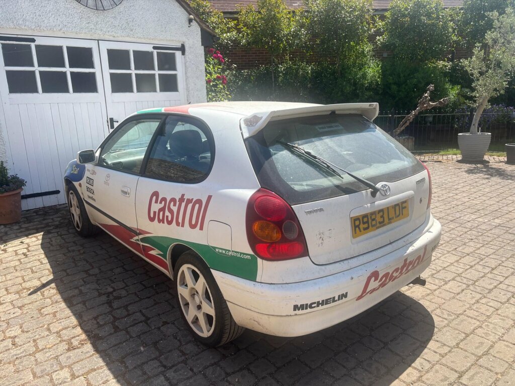 Toyota Corolla 1.6 Hatchback 88 Bhp White