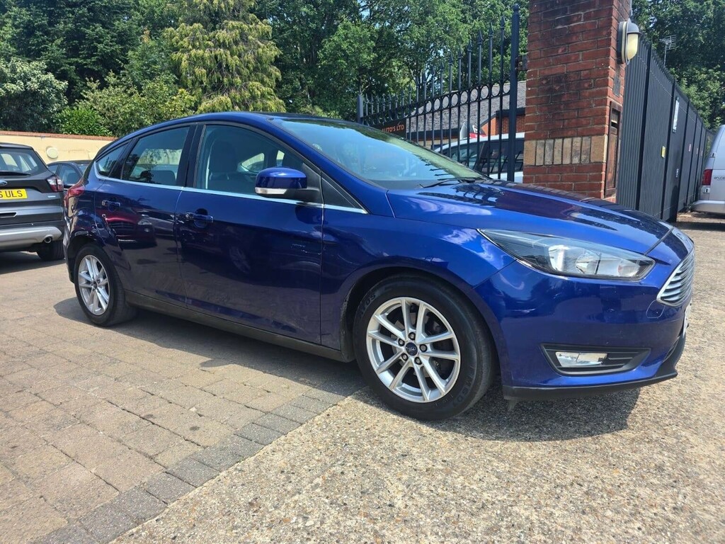Ford Focus 1.5 Tdci Zetec Euro 6 Ss Blue